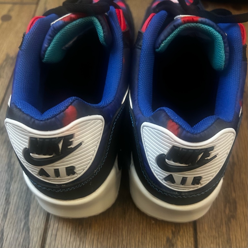 Nike Air Max 90’s Supernova 9.5 Men is an 11 in Women - Picture 4 of 7